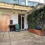Terrace Garden View Apartment near Metro Stop
