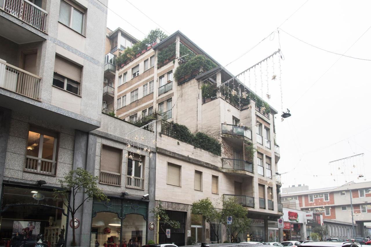 Terrace Garden View Near Metro Stop Mailand